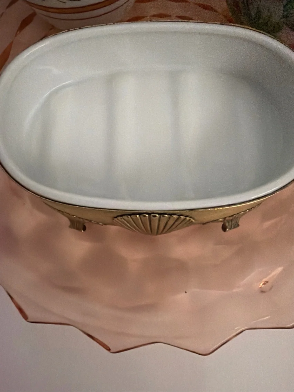 Vintage Stylebuilt seashell soap dish